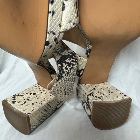 Nordstrom B.P. Karly Open Toe Strappy Square Toe Chunky Heel Snake Reptile 9.5 - Picture 10 of 12